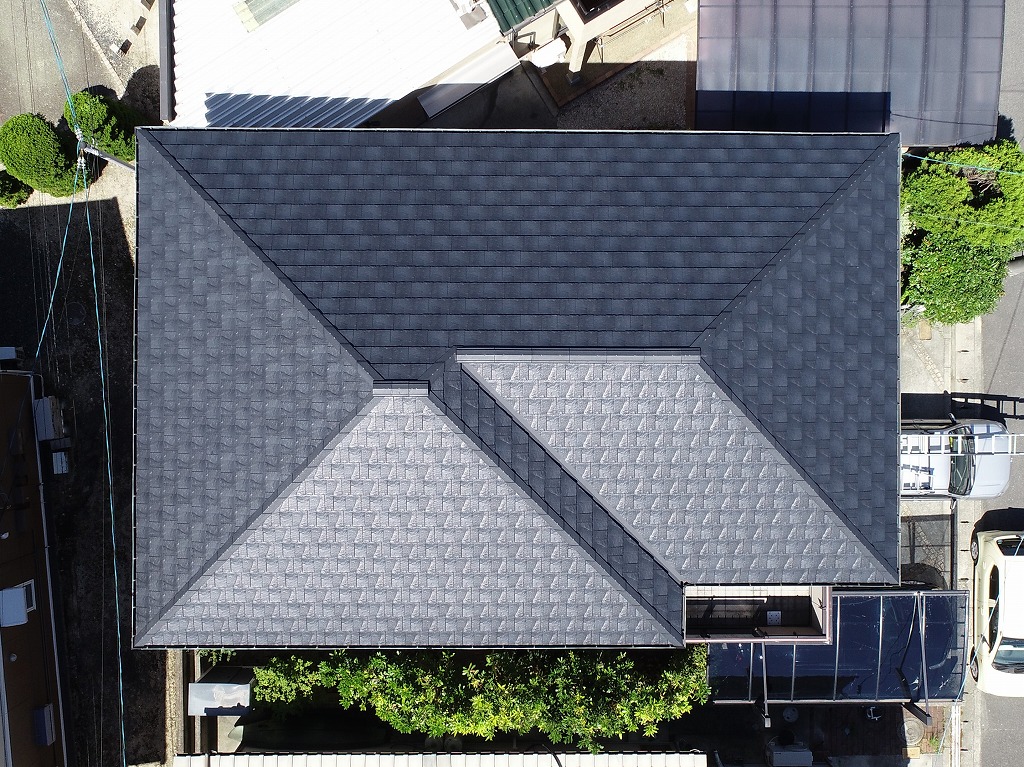 ルーガ鉄平の屋根